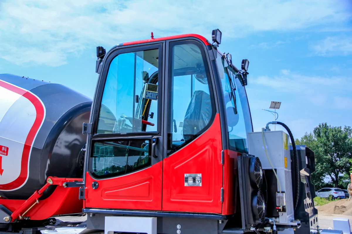 02国外项目成功案例展示-Overseas Construction Machinery Project Cases Self loading concrete mixer product display
