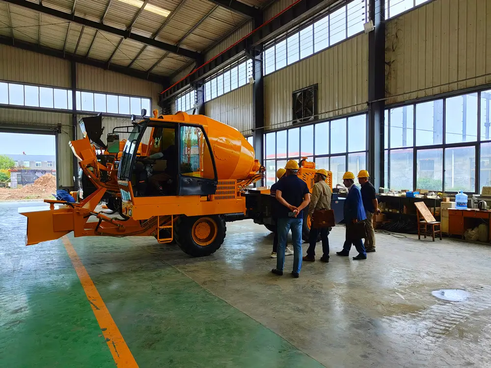 03团队信息展示员工风彩页-Concrete Mixer Manufacturer Team Team discussion around self loading mixer