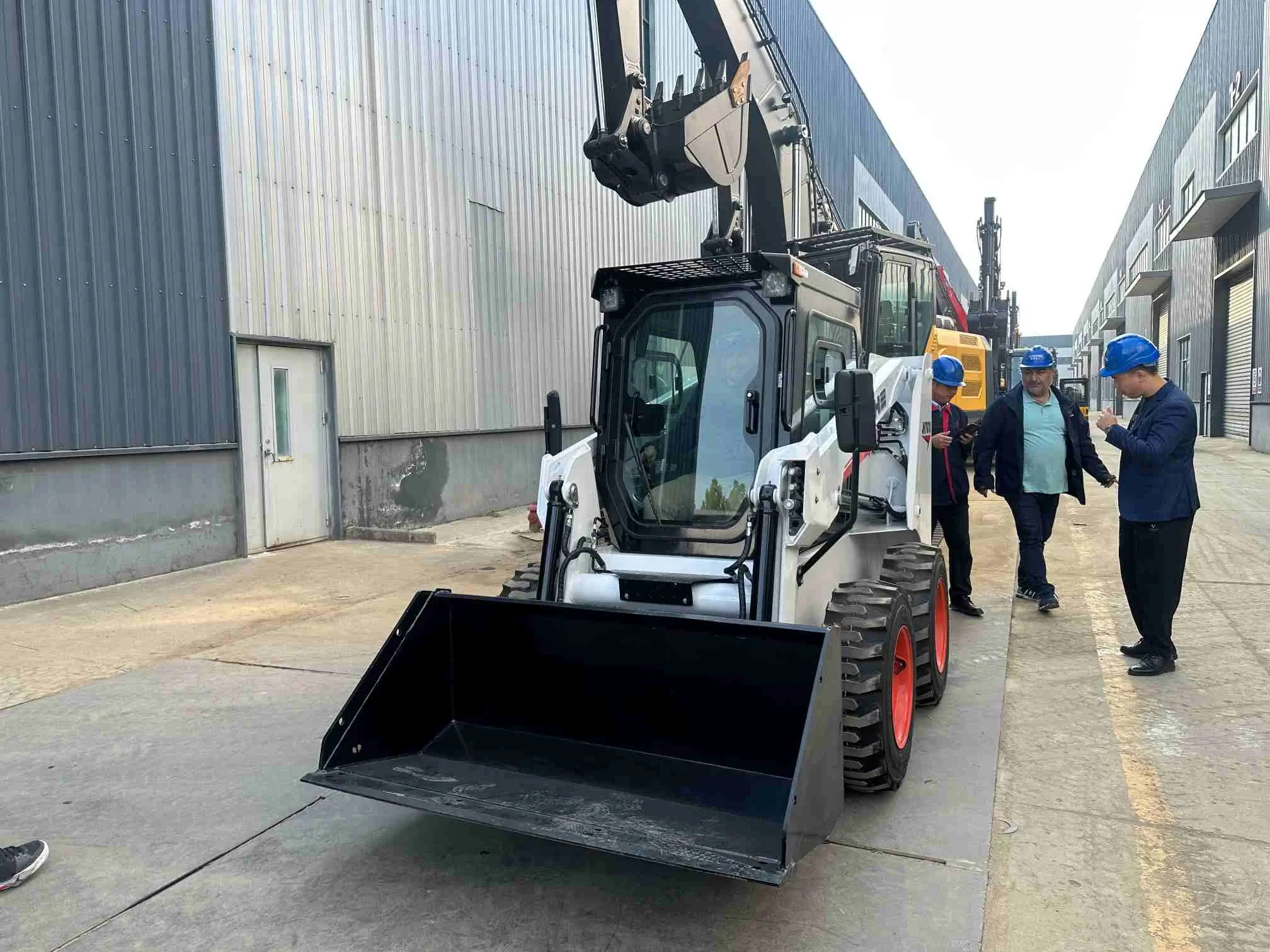 03团队信息展示员工风彩页-Concrete Mixer Manufacturer Team Skid steer loader customer service visit