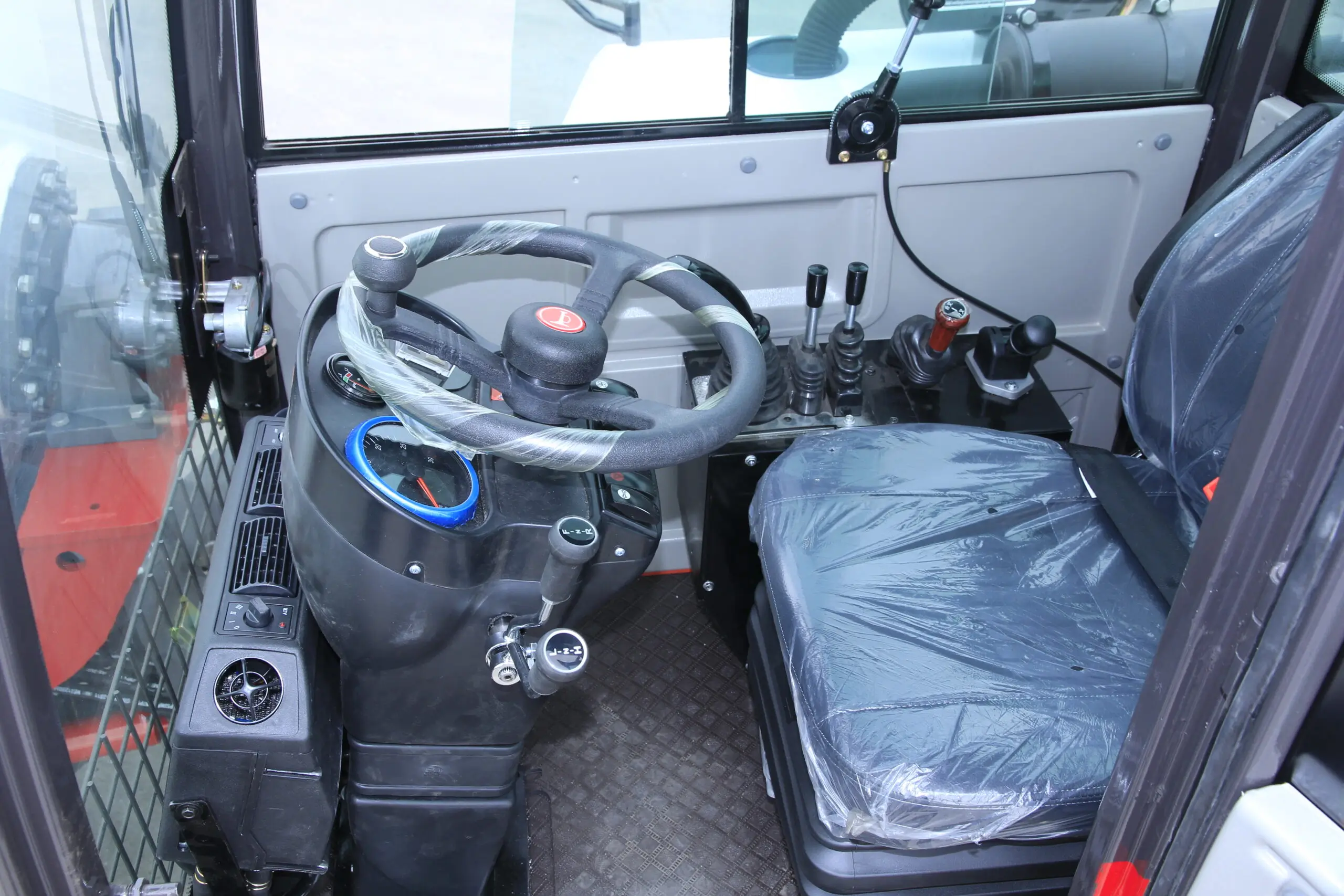 MG1000 Self-Loading Concrete Mixer Truck view 2