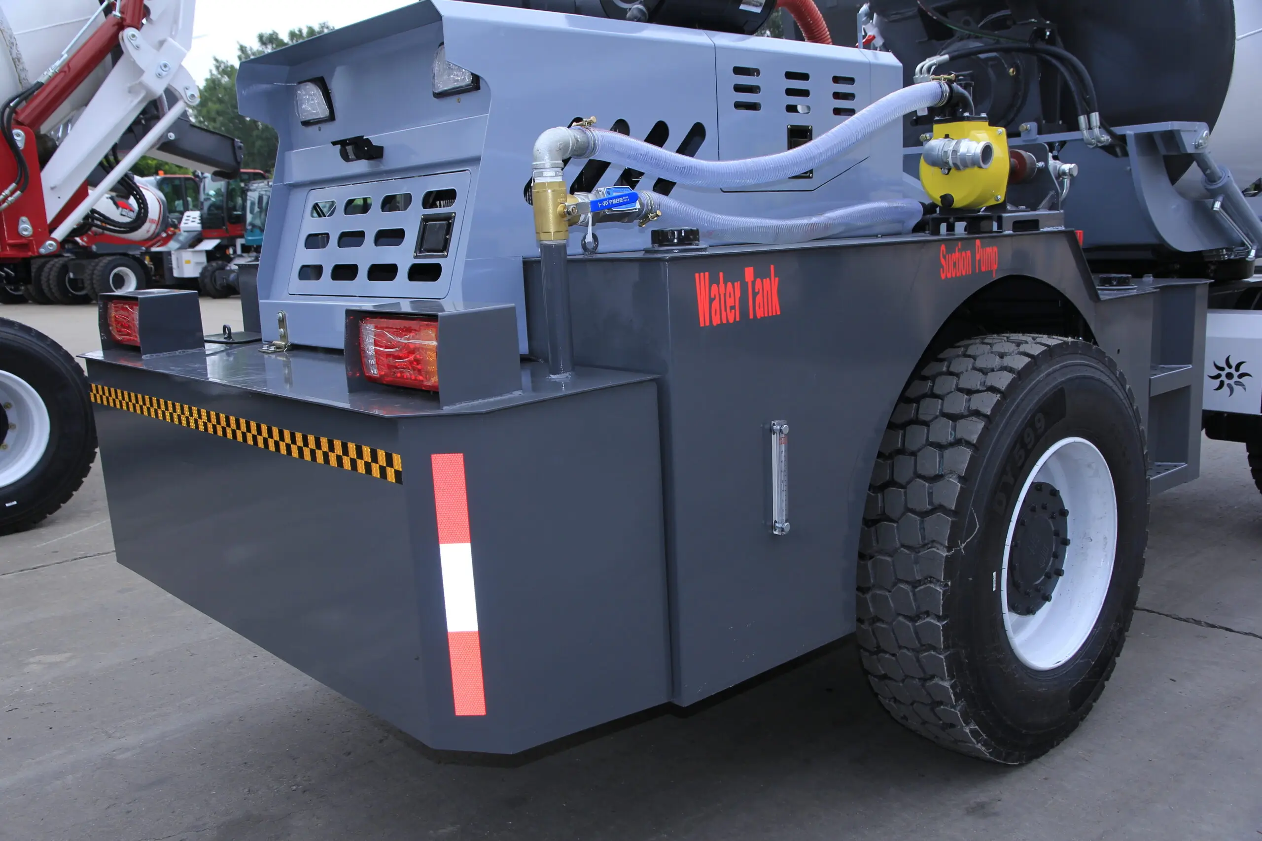 MG6500B Self-Loading Concrete Mixer Truck MG6500B Self-Loading Concrete Mixer Truck view 5